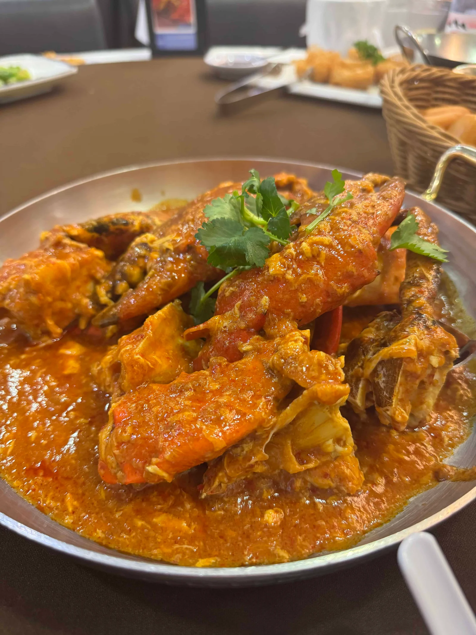 Crab in spicy tomato sauce