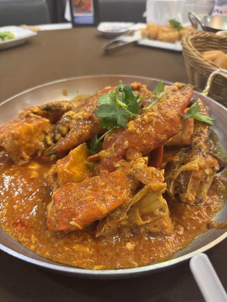 Crab in spicy tomato sauce