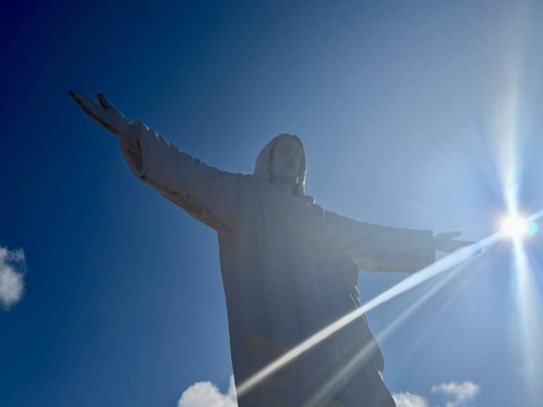 Large statue of Jesus Christ
